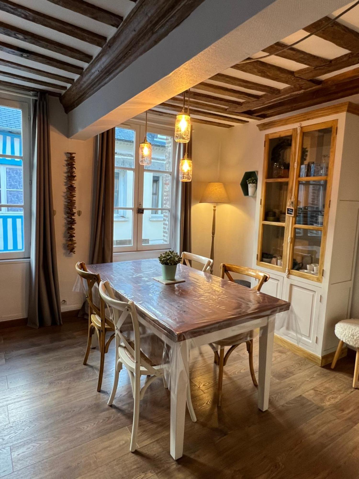 Une Pause Chez Julien, Appartement Lumineux Et Idealement Situe! Honfleur Eksteriør bilde