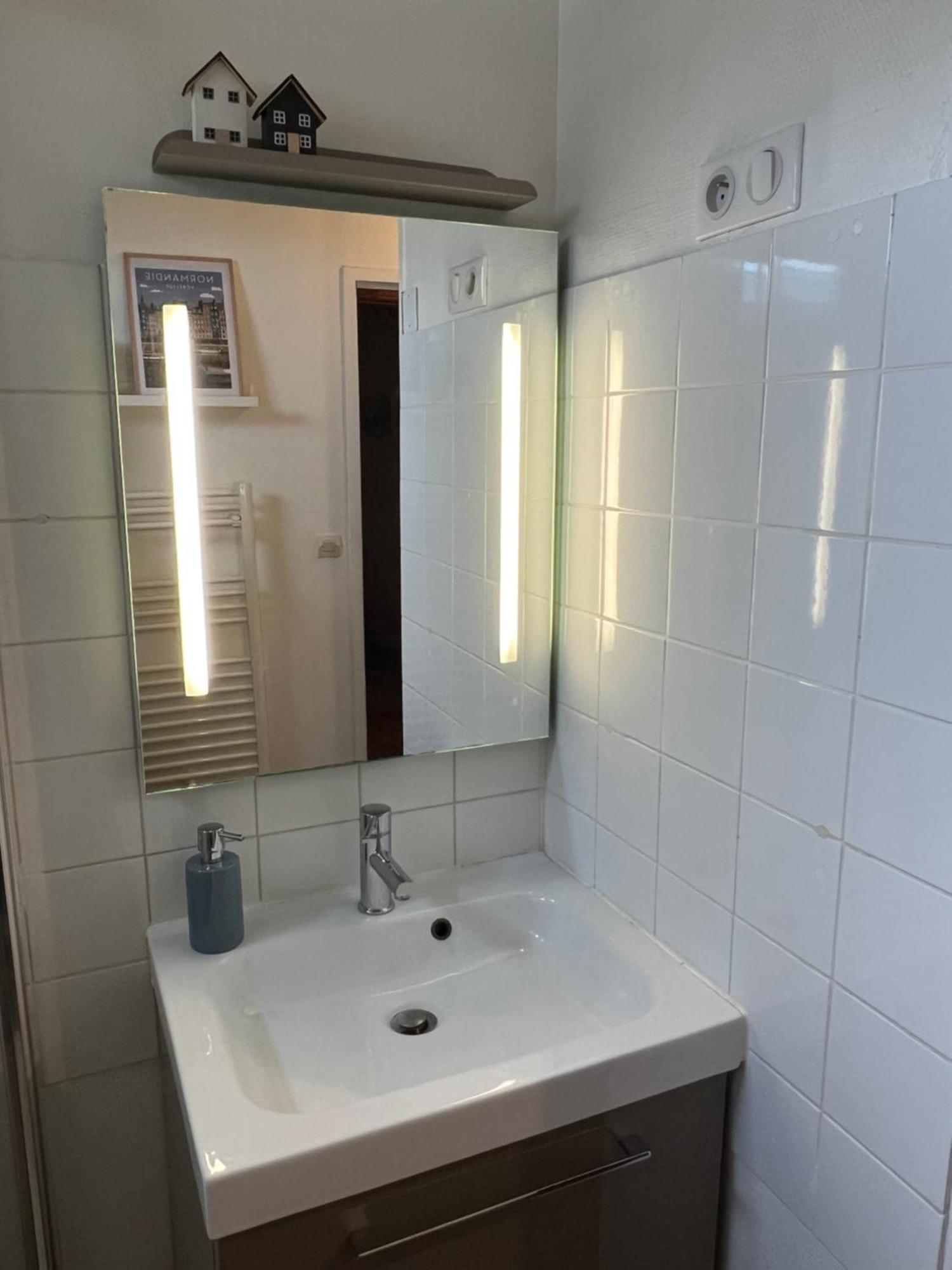 Une Pause Chez Julien, Appartement Lumineux Et Idealement Situe! Honfleur Eksteriør bilde